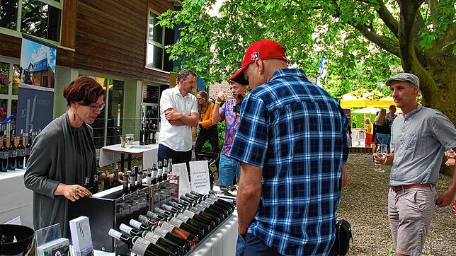 Für Weinliebhaber boten sich bei der diesjährigen Weinmesse in Erzingen genussvolle Weinproben.