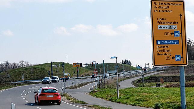 Die Klufterner Straße zwischen Efrizweiler und Spaltenstein dient als Zubringer zur B-31-Anschlussstelle FN-Nordwest.