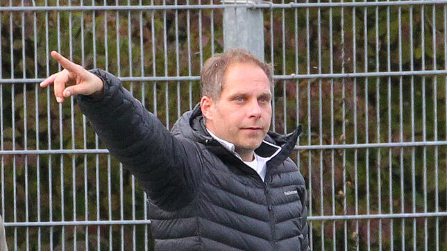 Daniel Wieser gibt ab dem nächsten Jahr die Kommandos beim FC Singen 04. Im letzten Spiel 2023 beim VfR Hausen ist Wieser allerdings ...
