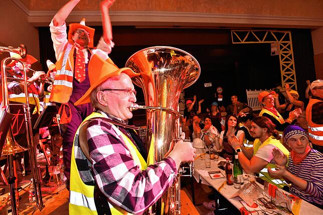 Bild 6: Stimmungsvoller Hüfinger Kolpingball bringt Festhalle zum Beben &ndash; Teil 2