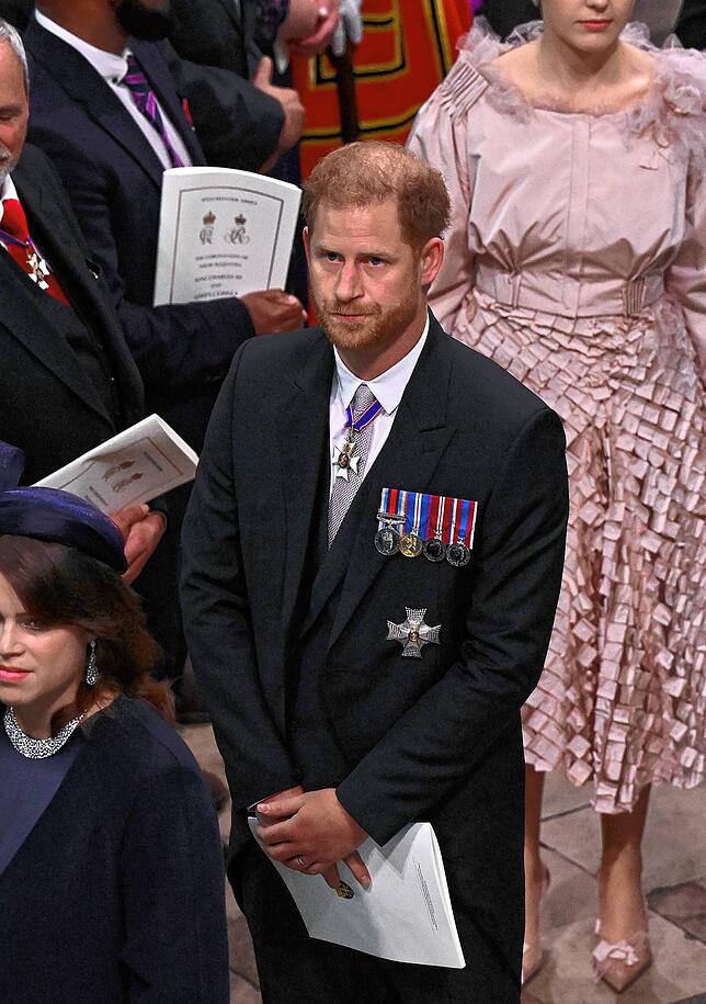 Kam allein zur Krönung seines Vaters: Prinz Harry, Herzog von Sussex, verlässt Westminster Abbey nach der Krönung von König Karl III.