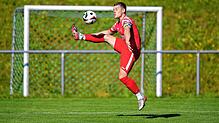 Nicht zu bremsen: Seinem Vierer-Pack gegen den SV Waldhaus ließ Torjäger Nico Reichardt nun drei Treffer beim 6:1 des FC Schlüchttal ...