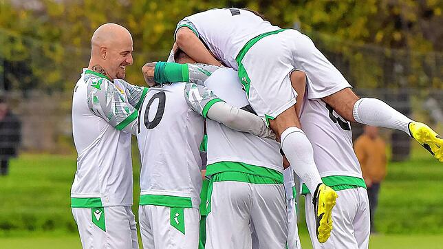 Bild : SV Herten besiegt den SV Waldhaus mit 4:1 – und wir haben Bilder!