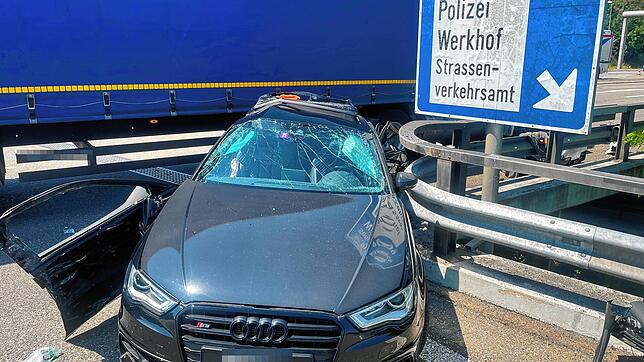 Ein schwerer Verkehrsunfall ereignete sich am Freitag, 22. Juli 2022, in Rupperswil im Kanton Aargau. Ein 25-Jähriger verlor sein Leben.