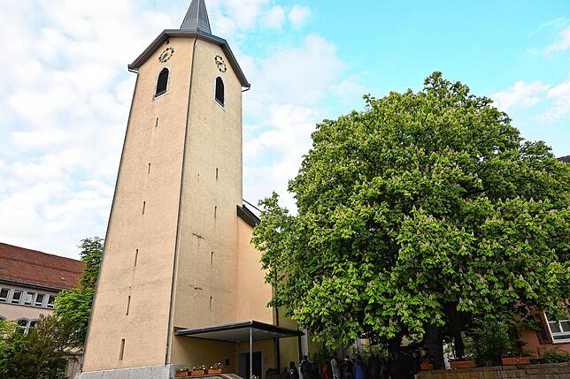 Die Stadtkirche ist das älteste urkundlich verbriefte Gebäude Schwenningens. Man munkelt, eine ihrer Glocke wurde im 17. Jahrhundert ins ...