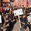 Der Löffinger Fasnetmändigumzug gehört zu den Höhepunkten der Löffinger Fastnacht. Wie auf diesem Bild von eimem früheren Umzug zu sehen ...