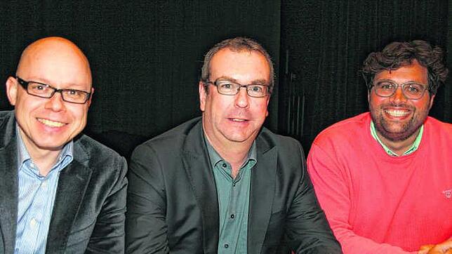 Enrico Heß, Rupert Mayer und Andreas Feustel (von links) präsentierten dem BLT die &#8222;Echt-Bodensee-Card&#8220;.