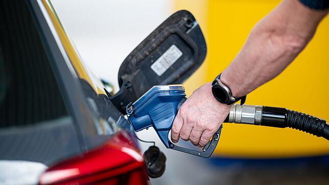 Das Klimageld soll die CO2-Steuer ausgleichen. Doch wann kommt es und profitieren auch Bürgergeld-Empfänger?
