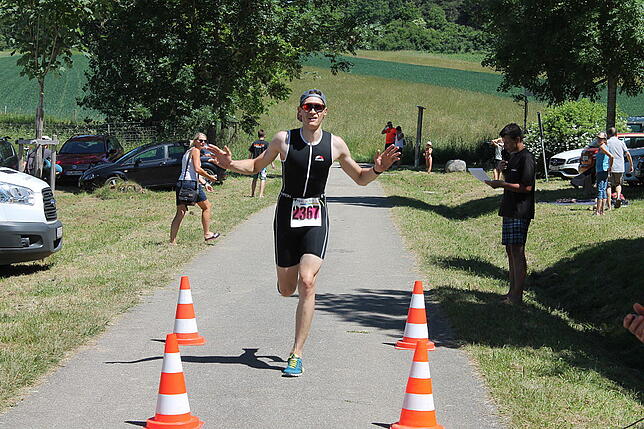 Bild 29: Triathlon trotz Hitze: In Unterbränd messen sich die Hobbysportler beim Laien Man