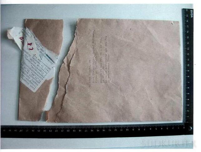 In dieser Tüte befand sich Beweismaterial zum Mordfall Huber, das aus der Asservatenkammer gestohlen wurde.