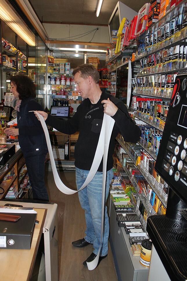 Bild 17: Ein Kiosk-Tag auf viermetersiebzig Kassenbon ablesbar