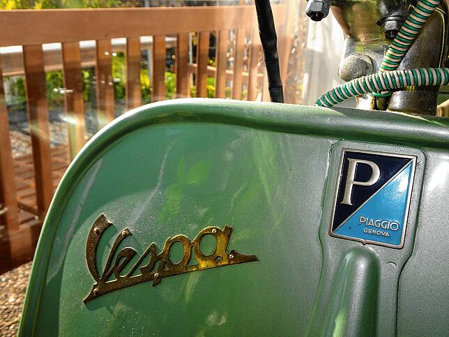 Das Vespa-Piaggio-Logo der Frühzeit.
