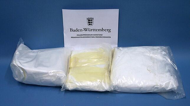Allein 17 Kilo Amphetamin soll der Angeklagte gedealt haben. Unser Bild zeigt beispielhaft diese Droge, die von der Polizei in einem ...