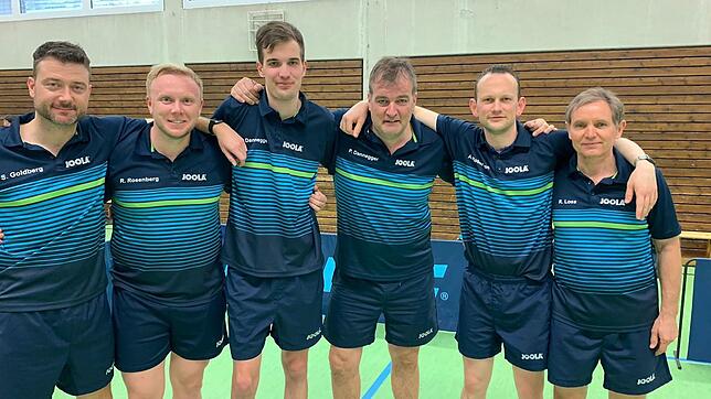 Das Singener Meisterteam: (von links) Marco Goldberg, Roman Rosenberg, Jan-Philip Dannegger, Philip Dannegger, Adam Robertson und ...