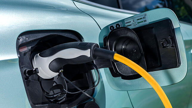 Durch bidirektionales Laden wird das E-Auto zur Stromquelle – und kann Energie ins Netz zurückspeisen.