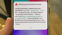 Solche Mitteilungen werden am bundesweiten Warntag auf Smartphones versendet. Dieser ist am 11. September.