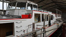 Das historische Motorschiff MS Stein am Rhein liegt in der Langwieser Werft der Schiffahrtsgesellschaft URh.