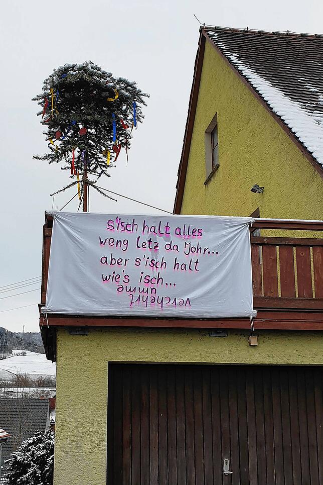Hans Schöpperle in der Singenerstraße in Fützen hat sich der aktuellen Situation angenommen, in der alles „weng letz“ ist, ...