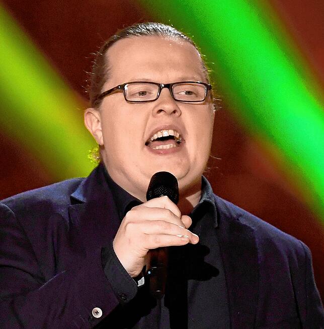 Fast ein Christkind: Angelo Kelly, das jüngste Mitglied der legendären Kelly Family, hat am 23. Dezember Geburtstag. Er lebt mit seiner ...