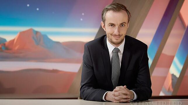 Jan Böhmermann in der Kulisse seiner Show "Neo Magazin Royale".