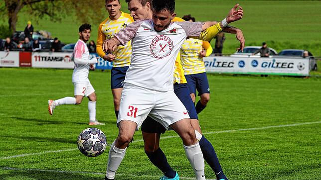 Alessandro Fiore Tapia (vorne, hier noch im TSV-Trikot) wechselt zum VfR Stockach.