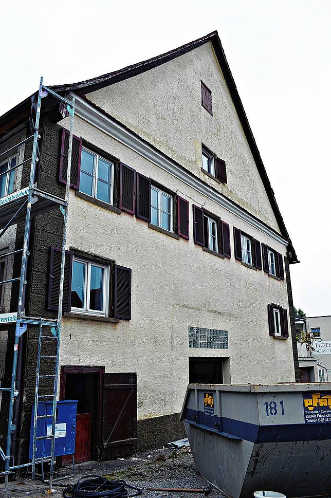 Das große Haus Am Wattgraben 1 in Immenstaad stand in den vergangenen zwei Jahren leer. Nun wird es unter Beachtung der ...