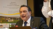Der AfD-Landtagsabgeordnete Bernhard Eisenhut aus Rielasingen-Worblingen, hier bei einer Podiumsdiskussion über Migrations- und ...