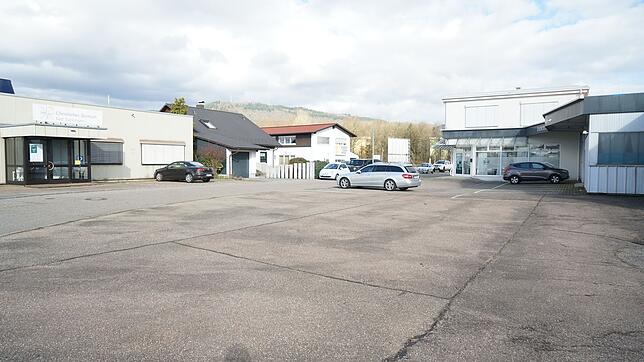 Neben der Dance Academy und gegenüber vom Christlichen Zentrum im Buchrain möchte die Autovermietung Hezel bauen.
