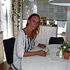 Jasmin Schneider sitzt über dem Bescheid des Jobcenters. Im Moment überwiegt noch die Wut die Erleichterung.