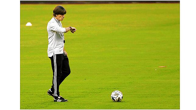 Nach den Einschätzungen von einigen Schwarzwälder Trainern wurde es höchste Zeit, dass Jogi Löw das Bundestrainer-Amt abgibt.
