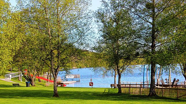 Der Illmensee wird zur Badestelle und der Zutritt kostet keinen Eintritt mehr. Doch dafür ist das Baden dann nur noch auf eigene Gefahr ...