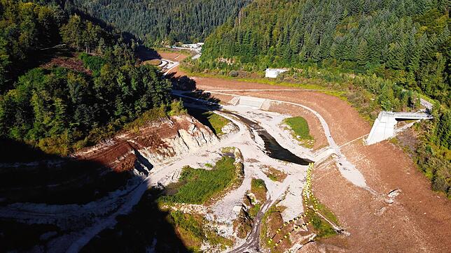 Bild : Sedimentaustritt am Wehrabecken: Ergebnisse der Untersuchungen liegen vor &ndash; 2022 sollen weitere Analysen mehr Klarheit bringen