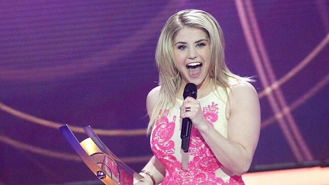 Die Schweizer Schlagersängerin Beatrice Egli freute sich 2014 bei der Verleihung des Echo über die Auszeichnung in der Kategorie ...