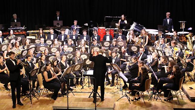 Das Verbandsjugendorchester Hochrhein (VJO) beim Abschlusskonzert in der Stadthalle Wehr. Fotos: Marianne Bader