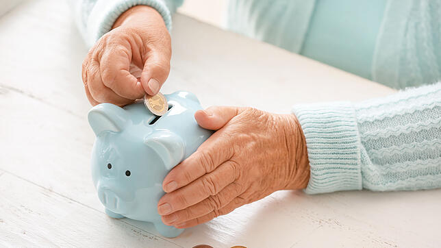 Die Höhe der Rente hängt unter anderem davon ab, wie viel Beiträge und wie lange Versicherte in die Rentenkasse eingezahlt haben.