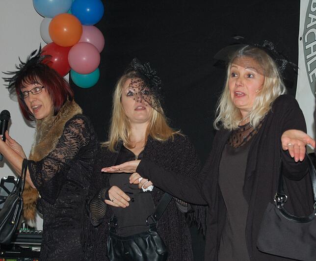 Die Fuchswitwen brachten durch ihren Witz das Publikum zum johlen. Auf dem Bild von links Daniela Winkler, Sara Thiele und Angela Studinger.