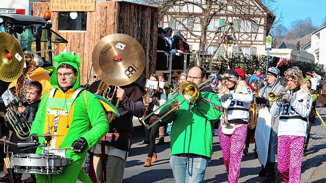 Die Zunftmusik begleitete den Narrenumzug in Bohlingen mit dem Trubehüetermarsch.