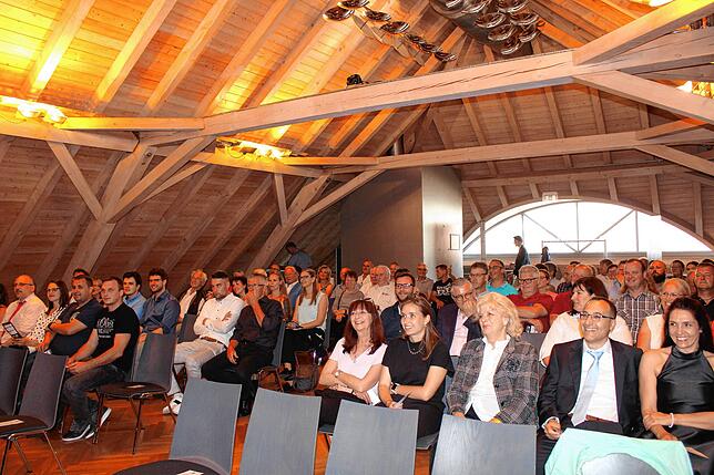Im Obergeschoss des Zollhauses Ludwigshafen beginnt der Festakt mit Reden und Musik.