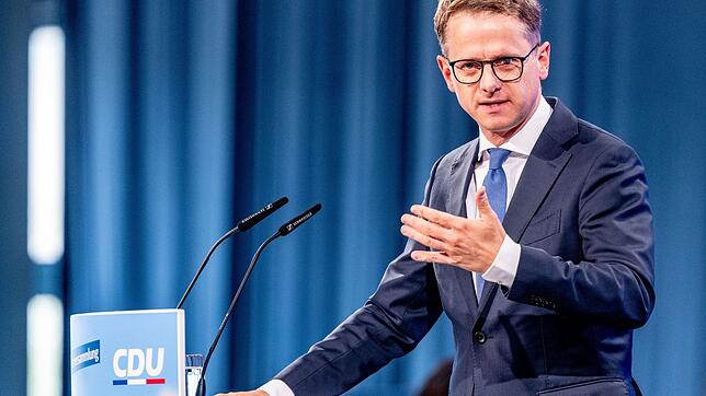 Carsten Linnemann (CDU) fordert laut der Bild am Sonntag eine gemeinnützige Arbeitspflicht für Bürgergeld-Empfangende.