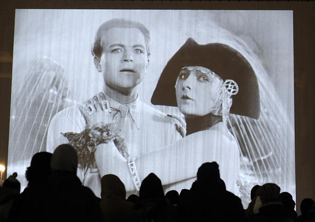 Als der Stummfilm „Metropolis“ 1927 gedreht wurde, galt eine Tonspur am Film für überflüssig. Bild: dpa