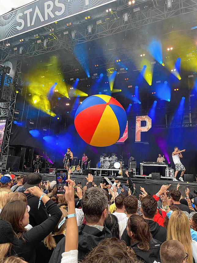 Bild 8: Gute Laune trotz Regenwetter: Bilder von den Auftritten von Sido und SDP bei Stars in Town