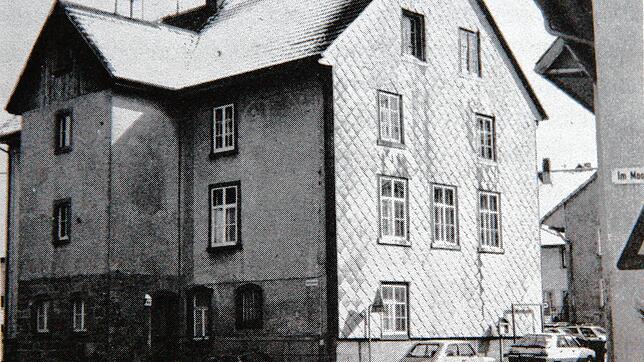 Das Rathaus vor dem Umbau.