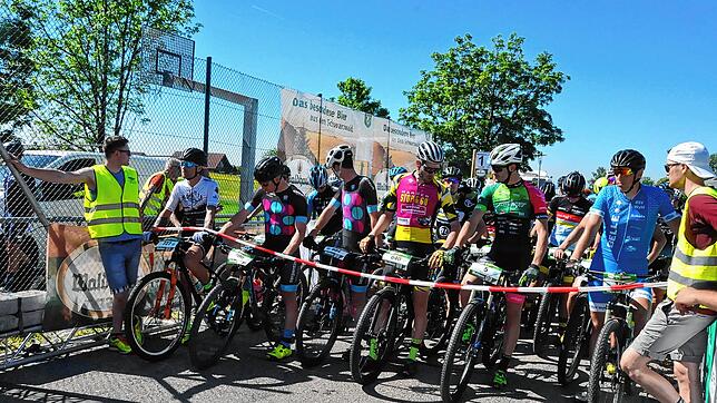 Am 3. Juli findet der 17. Waldhaus-Bike-Marathon statt. Unser Bild zeigt den Start 2019. (Archivbild)