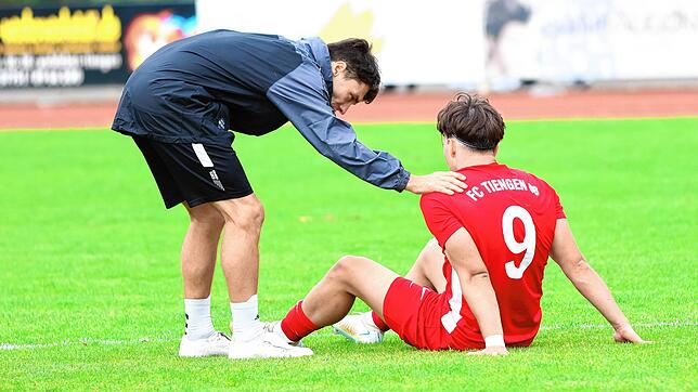 Bild : FC Tiengen 08 unterliegt dem SV Weil mit 1:2 – und wir haben Fotos!