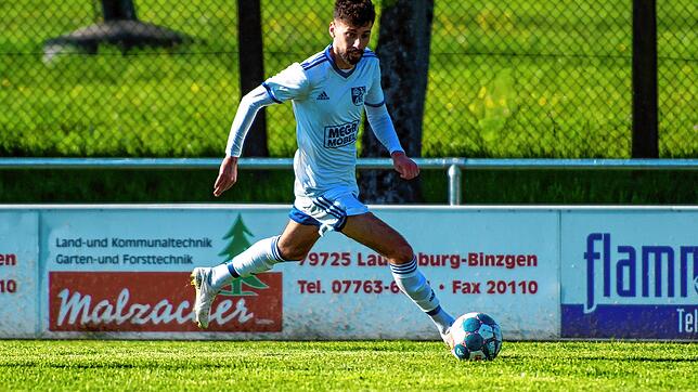 Trifft doppelt: Ersin Demircan – auf unserem Archivbild noch im Trikot seines Ex-Clubs SV BW Murg – erzielte die ersten ...