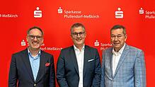 Der Vorstand der Sparkasse Pfullendorf-Meßkirch ist wieder komplett mit Jörg Scheibe (links, Vorstandsvorsitzender), dem neuen ...