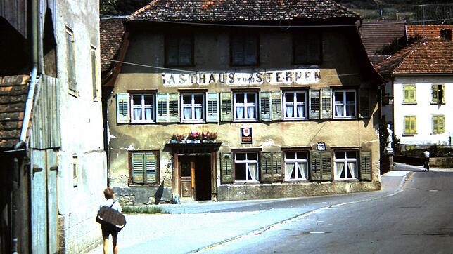 Im historischen Gasthaus Sternen neben der Aachbrücke hat sich einst das Dorf getroffen. Das alte Wirtshausschild soll bald wieder die ...
