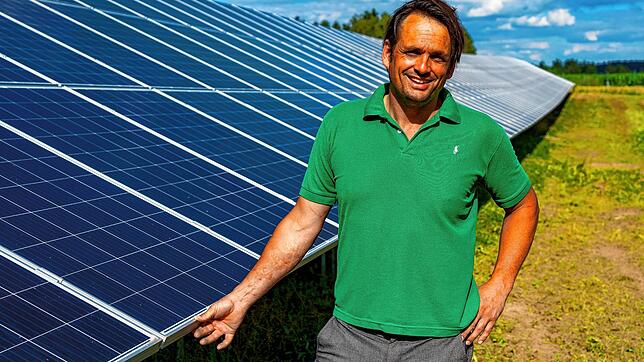 Die Gewinnung von Solarstrom und der Anbau von Nahrungsmitteln soll kein Gegensatz mehr sein, betont Jochen Hauser in VS-Zollhaus.