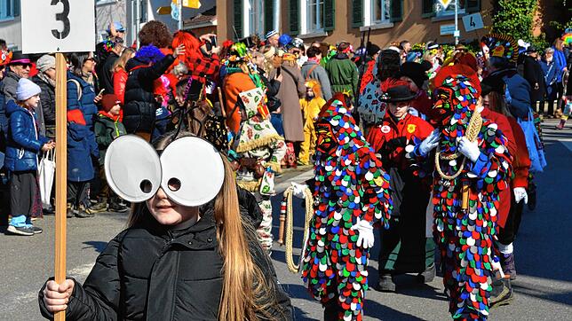 Bild : Alle Bilder vom farbenfrohen Narrensprung 2025