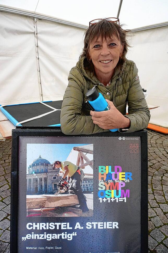 Christel A. Steier freut sich auf Gespräche mit Vorbeikommenden.